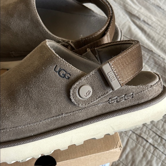 UGG Women’s Goldenstar Clog Tan / Hickory Suede Slip-On Loafers - Picture 4 of 5